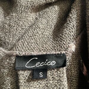 Open vest with tie in the back